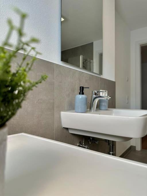 Amao-Pearl I Comfort Suite I 94Qm I Kingsize-Bett I Exklusiv Mit Balkon & Tiefgarage I Aufzug Offenburg Zewnętrze zdjęcie